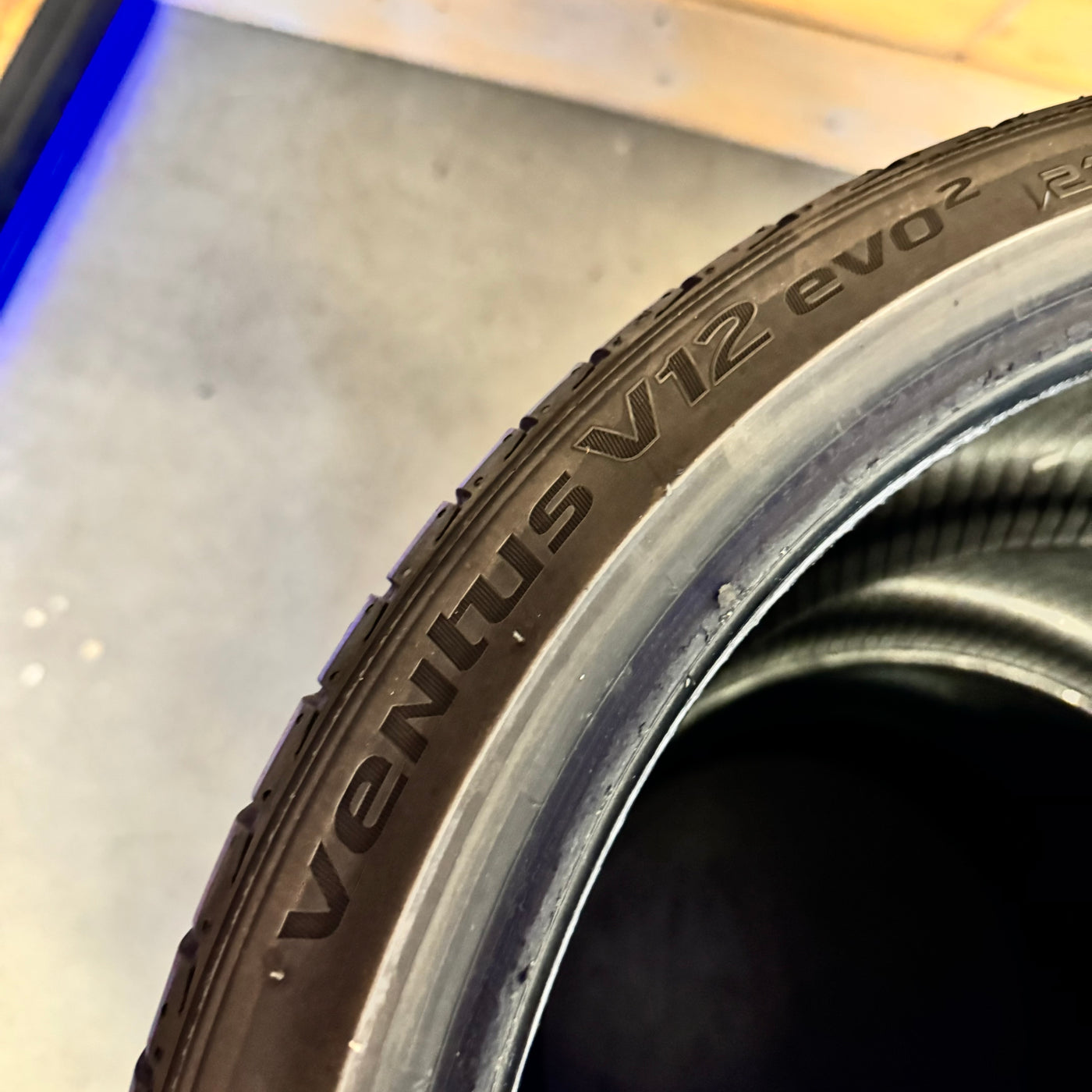 4x 215/35R18 Hankook Ventus V12 evo2