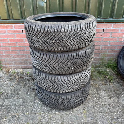 4x 215/45R18 Continental Allseasoncontact