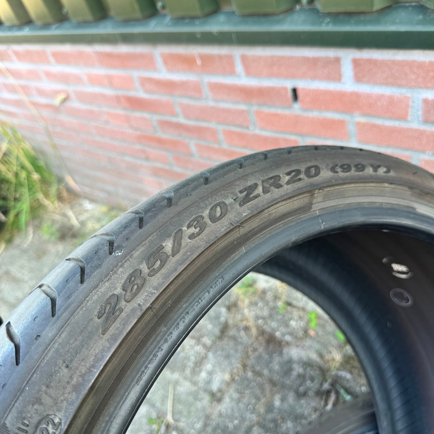 2x 285/30R20 Pirelli P zero