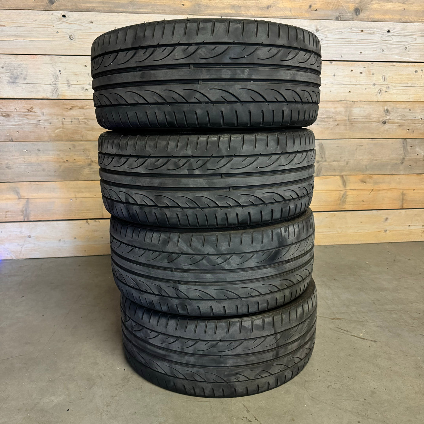 4x 215/35R18 Hankook Ventus V12 evo2