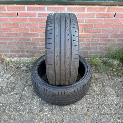 2x 225/35R19 Kumho Ecsta ps71