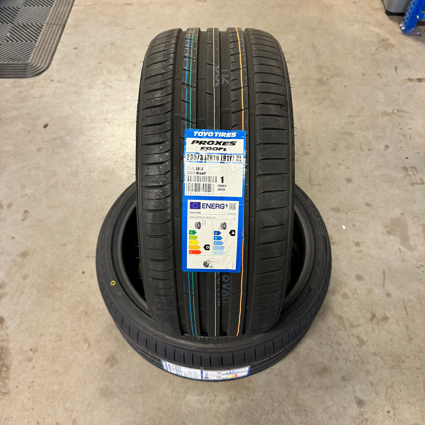 2x 235/35R19 Toyo Proxes Sport