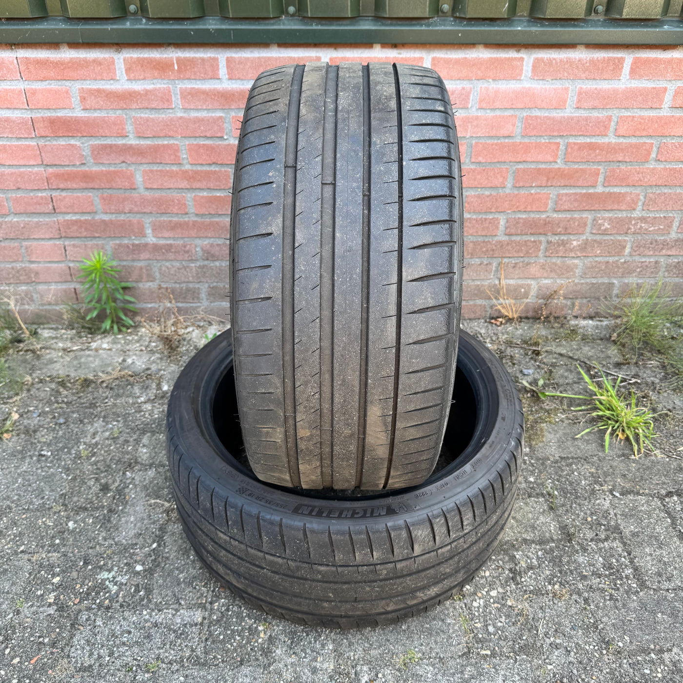 2x 255/35R19 Michelin Pilot Sport 4