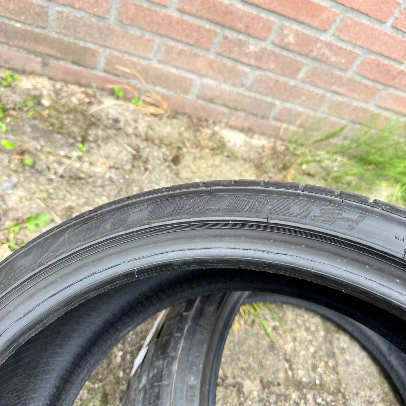 2x 225/35R19 Tracmax x-privilo tx3