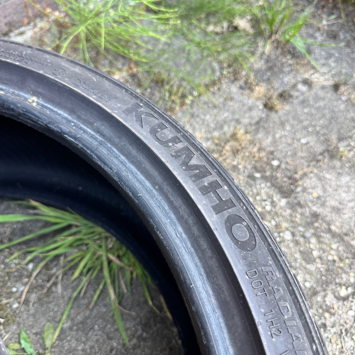 2x 225/35R19 Kumho Ecsta ps71