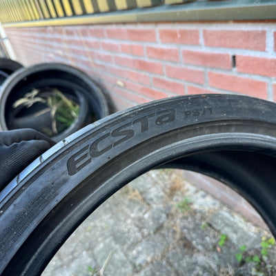 2x 225/35R19 Kumho Ecsta ps71