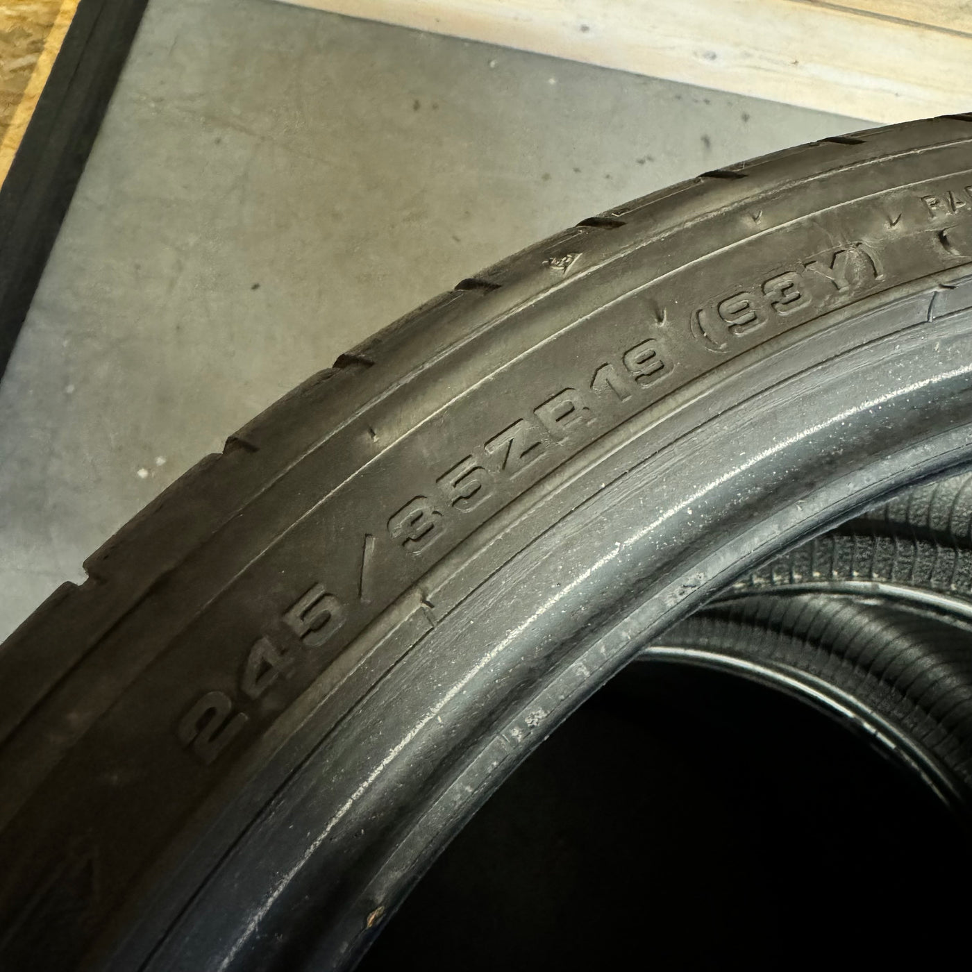 4x 245/35R19 Dunlop Sport Maxx