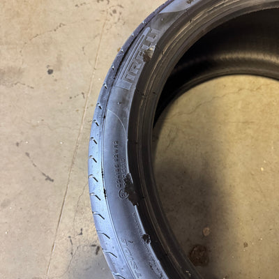 2x 255/35R19 Pirelli P Zero