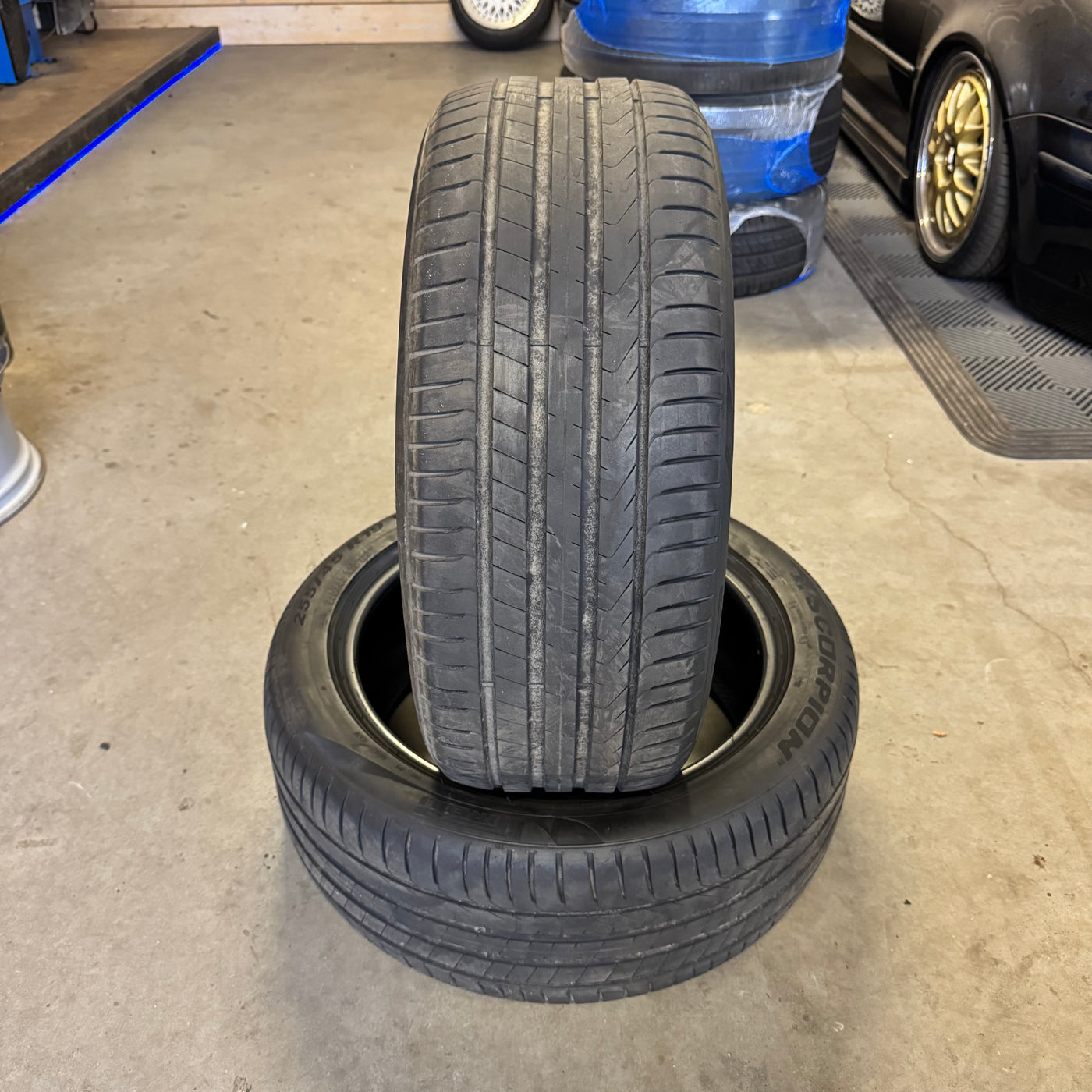 2x 255/45R19 Pirelli Scorpion