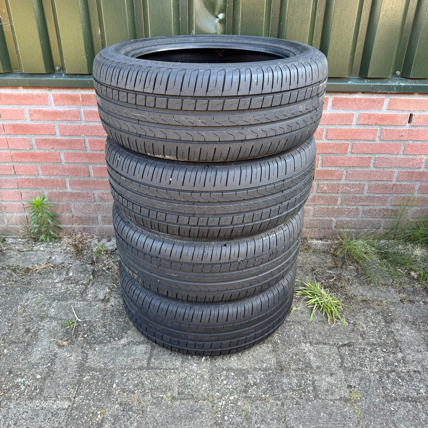 4x 245/45R18 Pirelli Cinturato P7