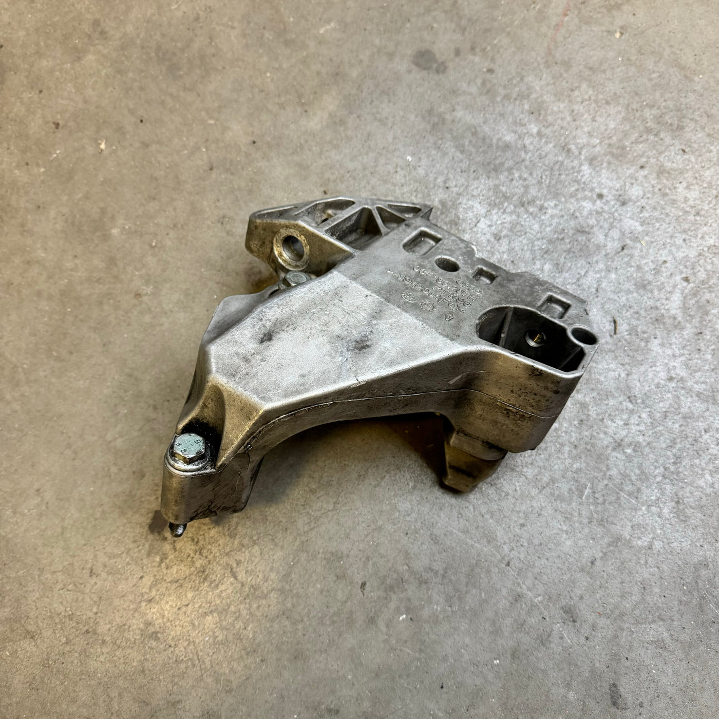 Vw Golf 5 GTI Complete Engine mount