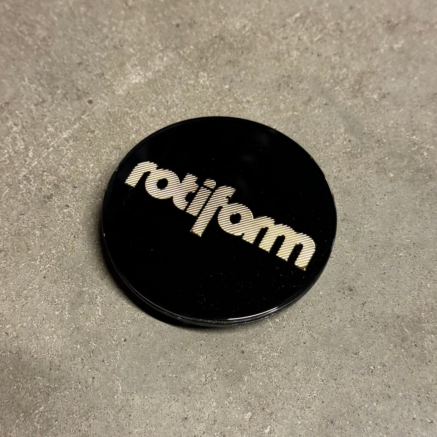 Rotiform hex nut centercap Black/Gold